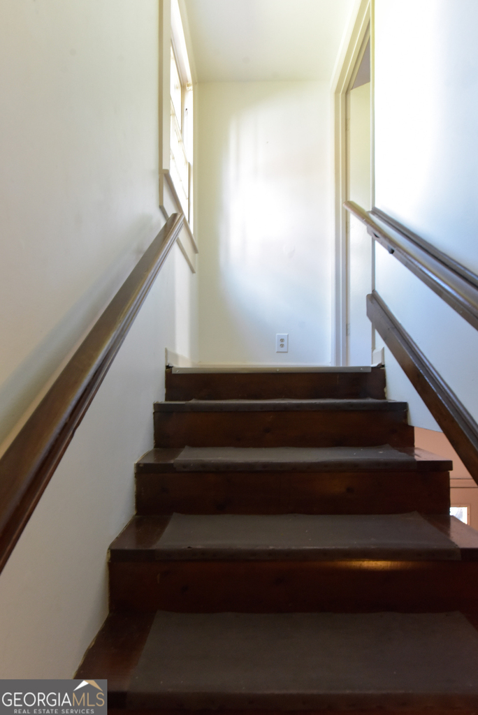 302 Jefferson Street - Photo 6