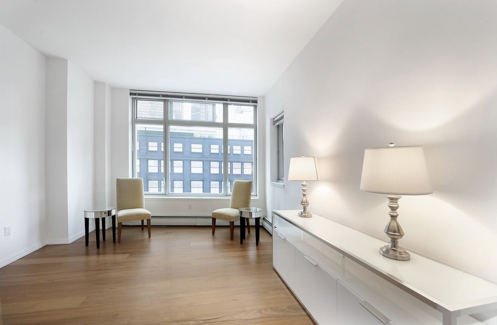 East 59th Street, New York, NY, 10022 - Photo 2