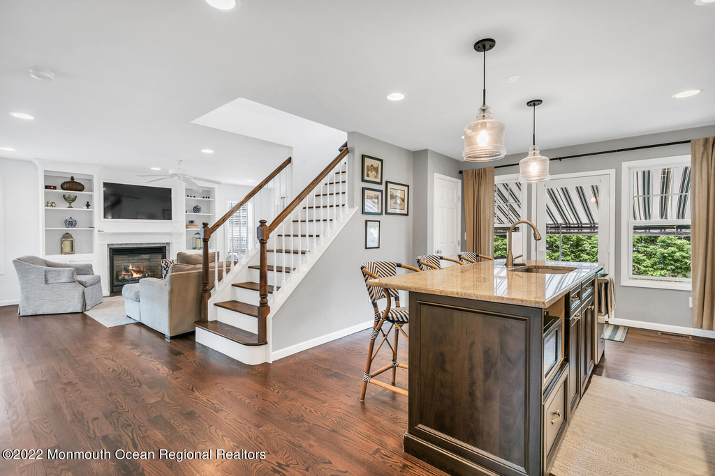 814 Pitney Drive - Photo 6