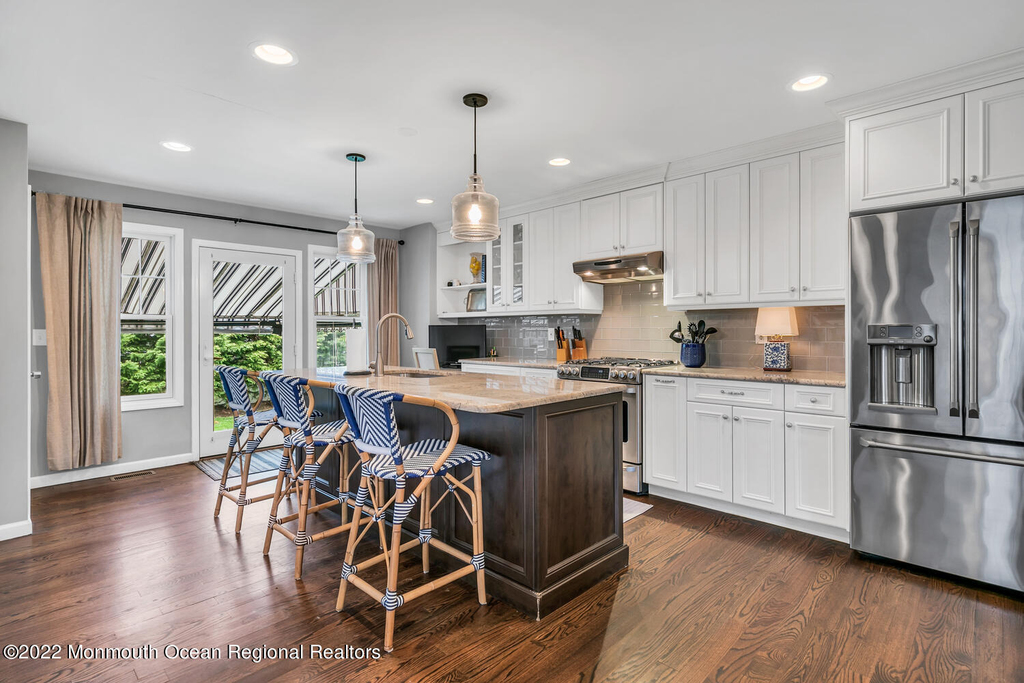 814 Pitney Drive - Photo 7