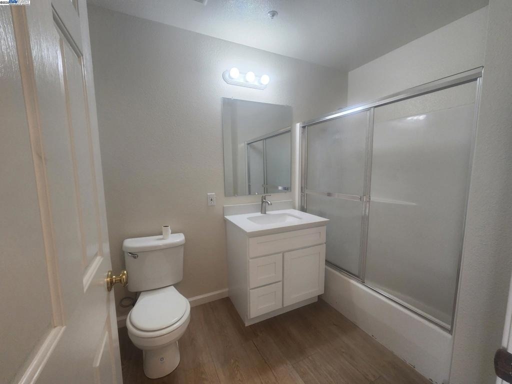 2255 Chestnut St - Photo 10