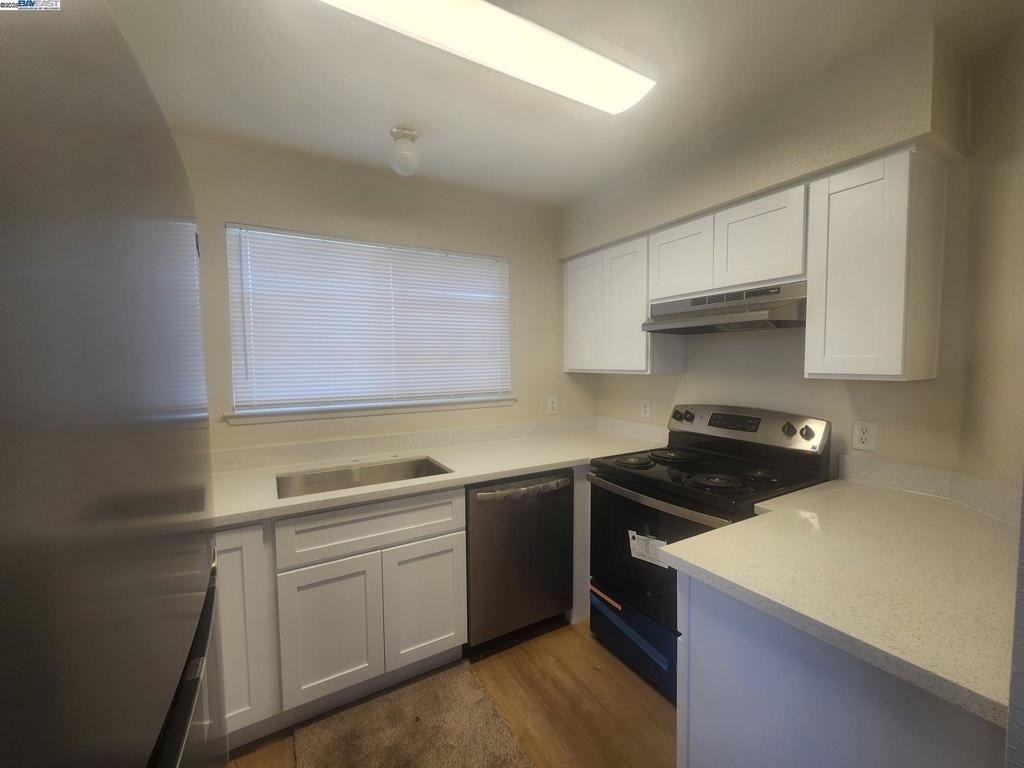 2255 Chestnut St - Photo 5