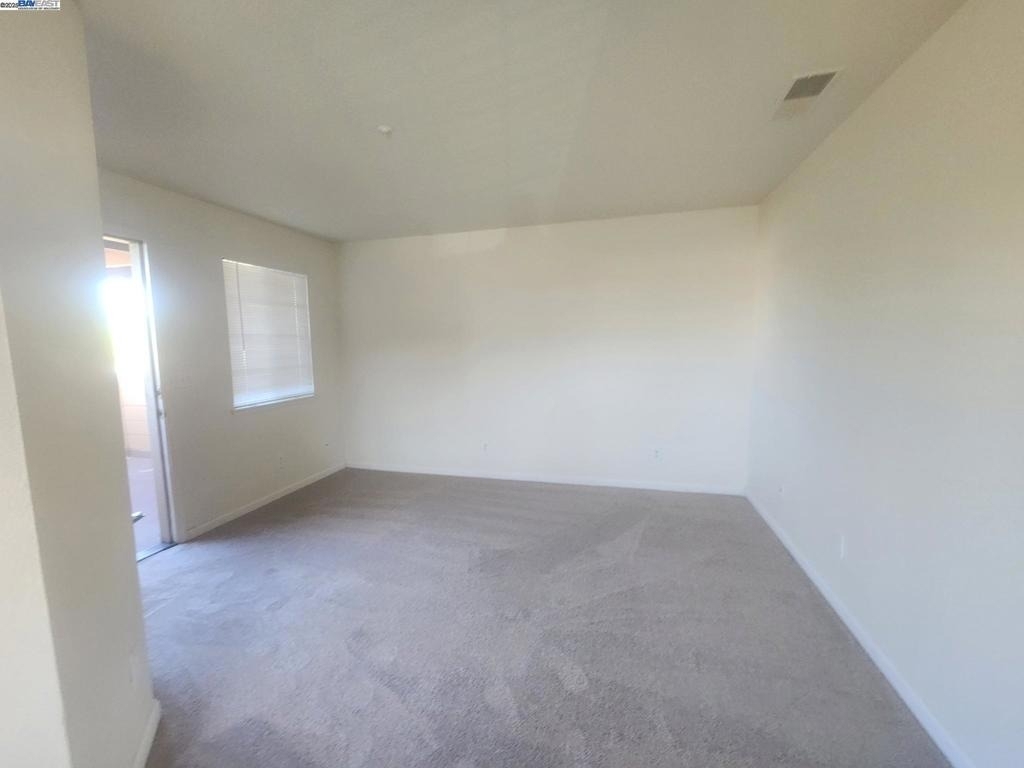 2255 Chestnut St - Photo 4