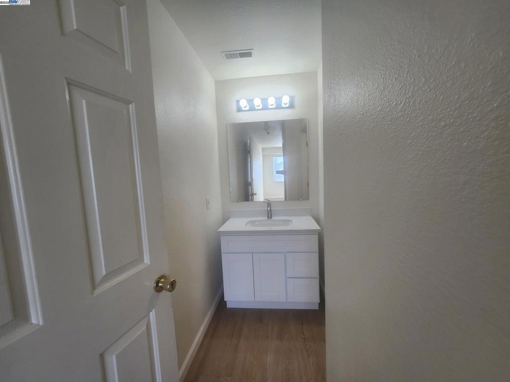 2255 Chestnut St - Photo 15