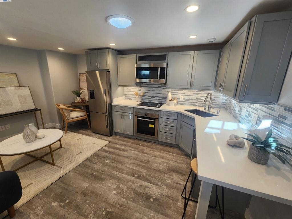 981 Marylin Ave - Photo 4