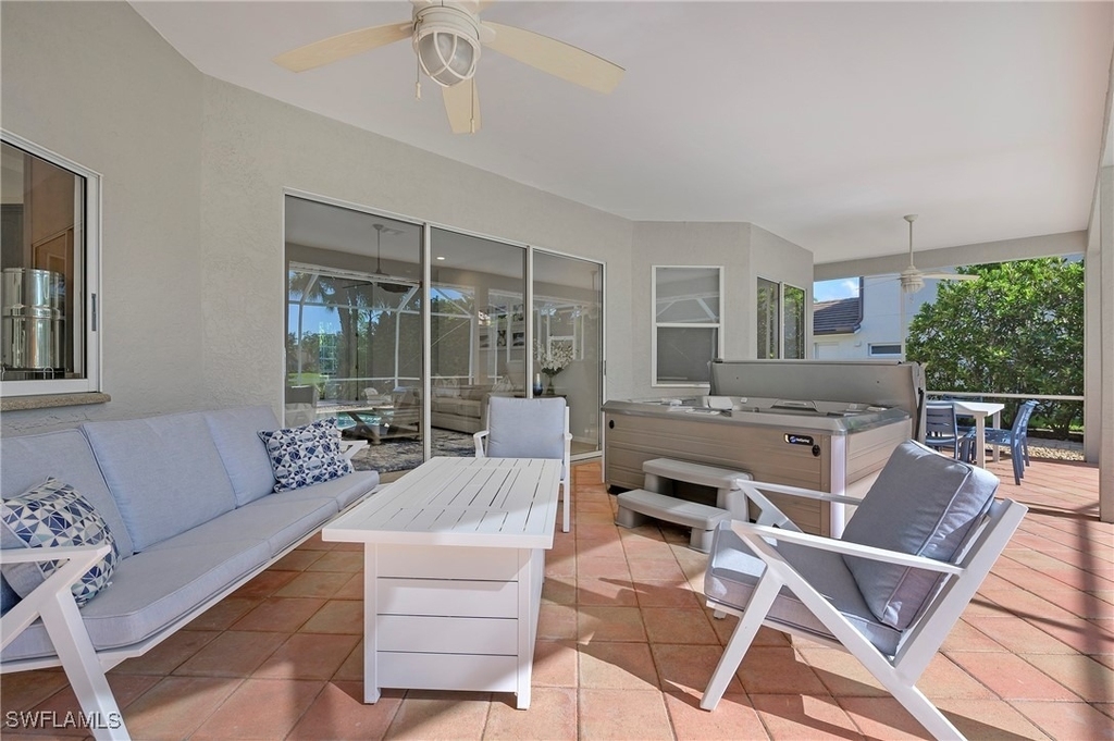 300 Wentworth Court - Photo 8