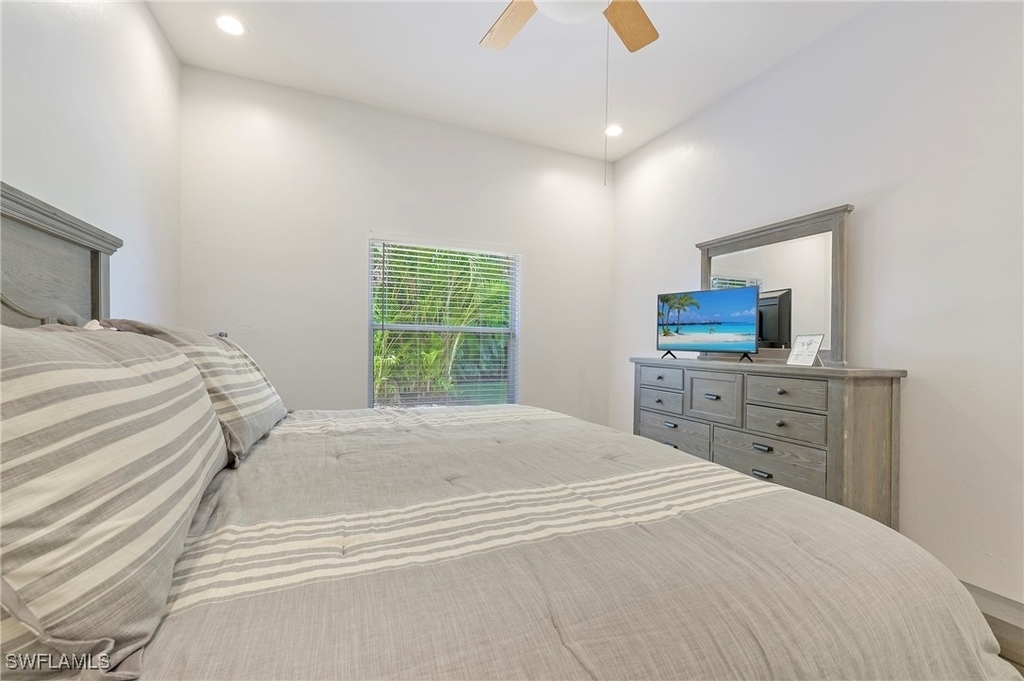 300 Wentworth Court - Photo 14