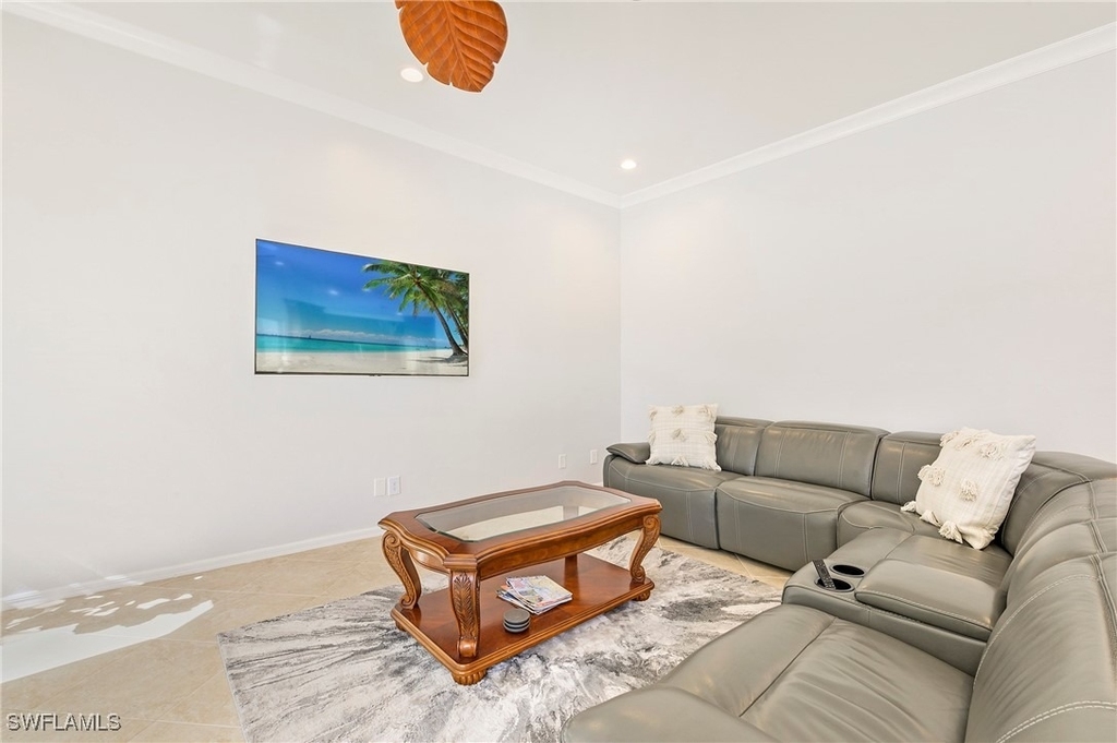 300 Wentworth Court - Photo 24