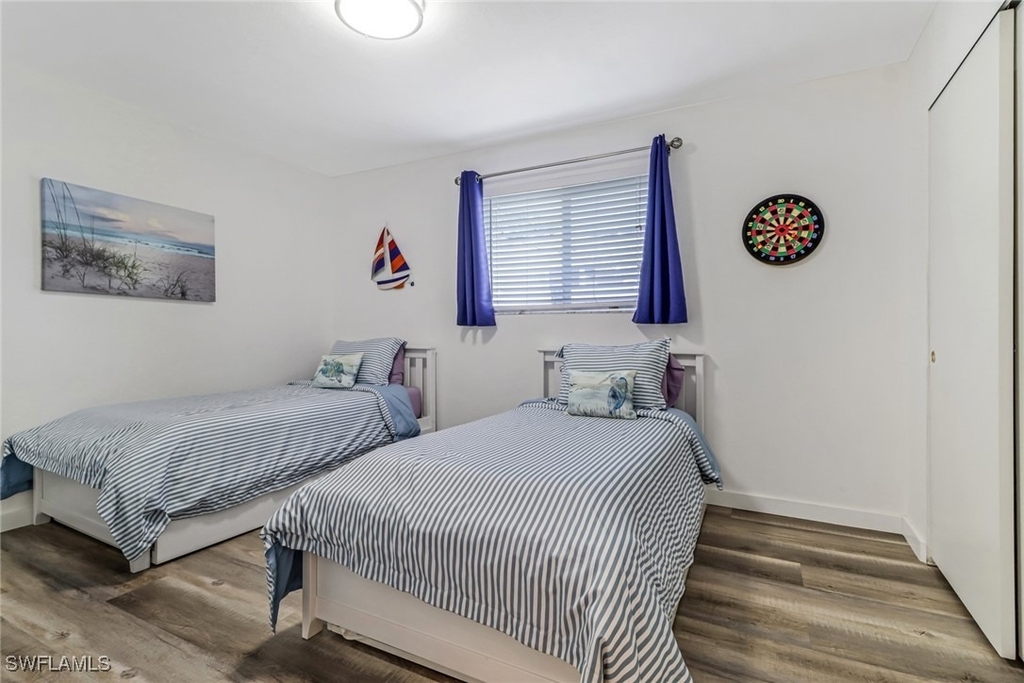 724 100th Avenue N - Photo 13
