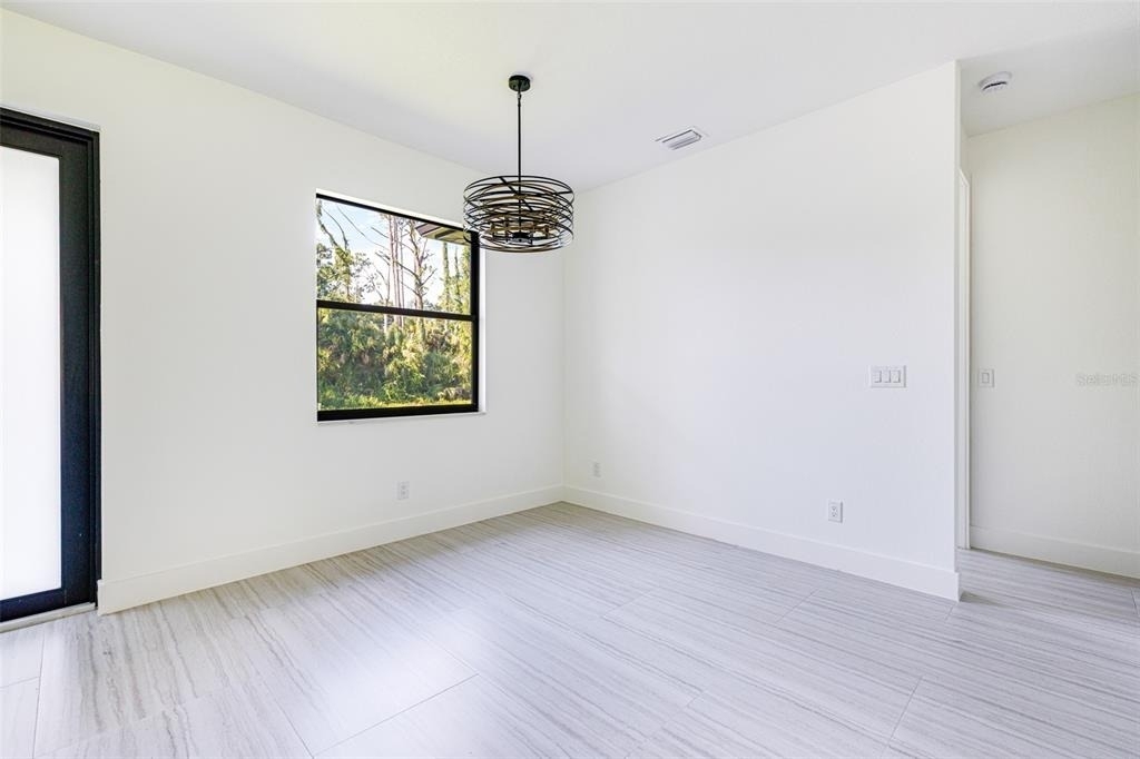 17196 Glenview Avenue - Photo 4