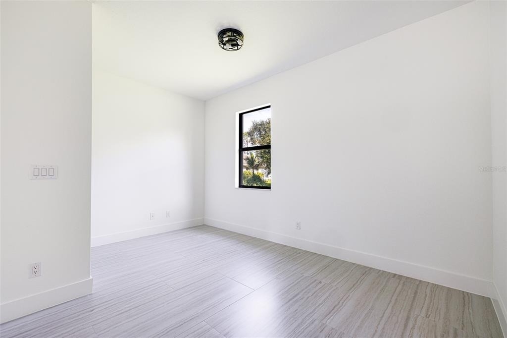 17196 Glenview Avenue - Photo 15