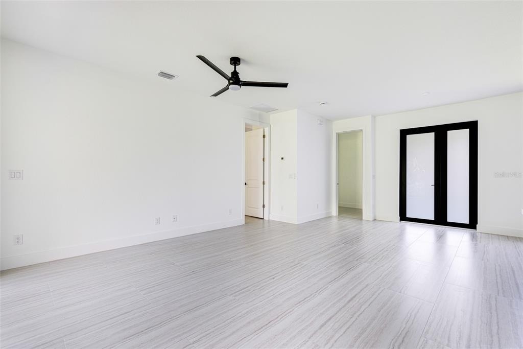 17196 Glenview Avenue - Photo 6