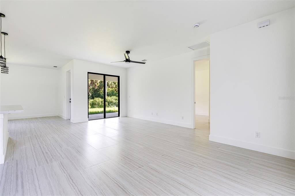 17196 Glenview Avenue - Photo 14
