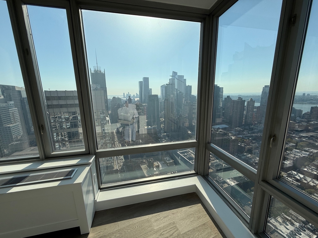  West 47th Street - Photo 3
