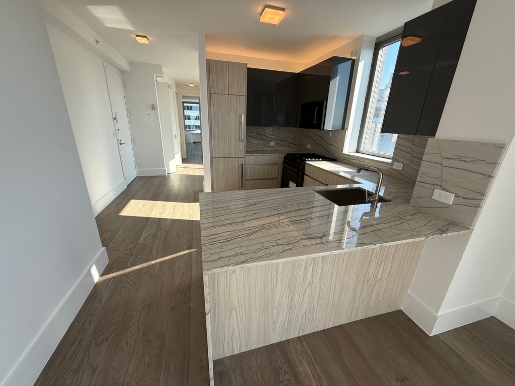  West 47th Street - Photo 5