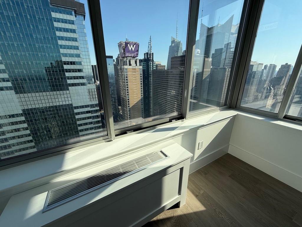  West 47th Street - Photo 9