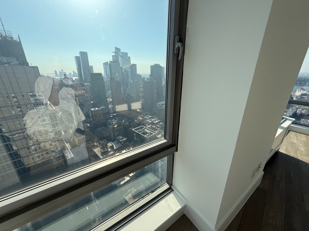  West 47th Street - Photo 16