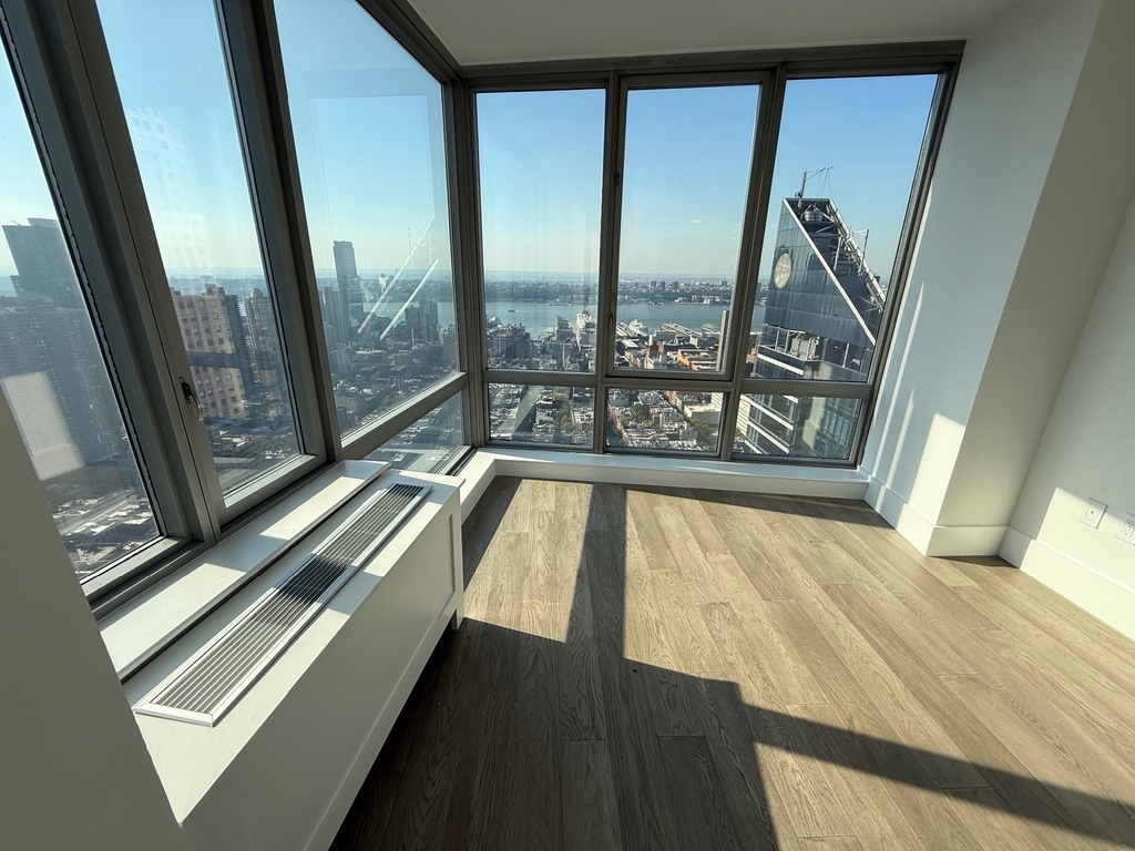  West 47th Street - Photo 17
