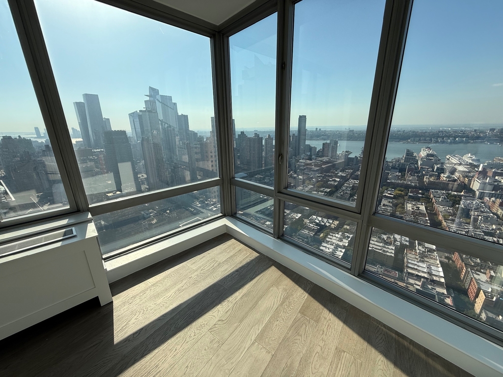  West 47th Street - Photo 2