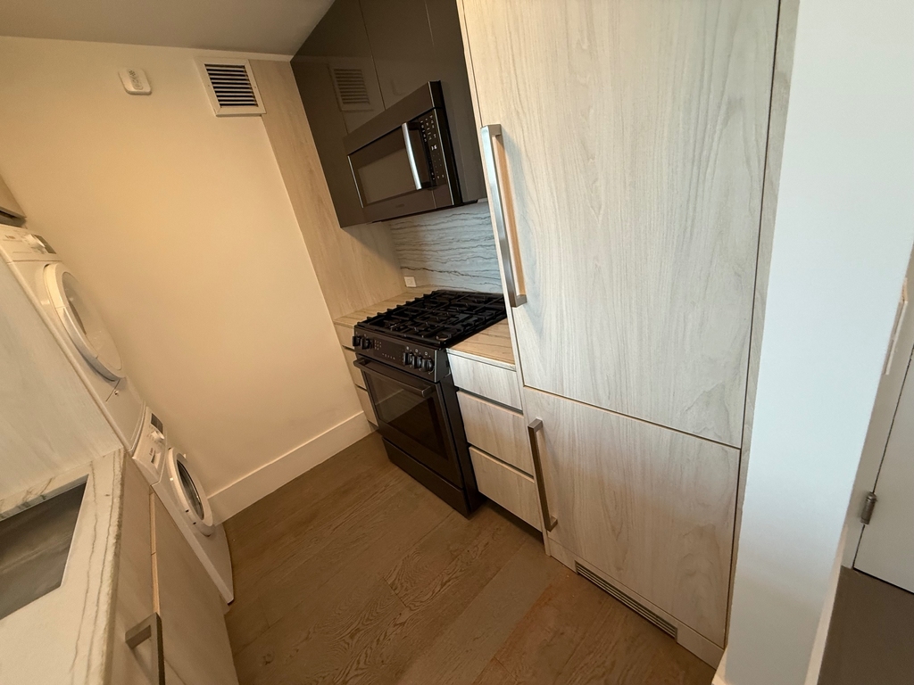  West 47th Street - Photo 4