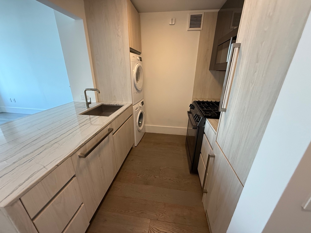  West 47th Street - Photo 6