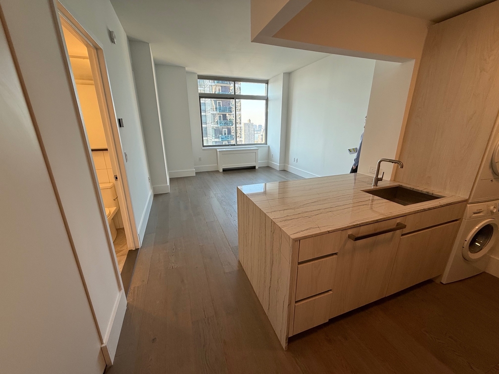 West 47th Street - Photo 5