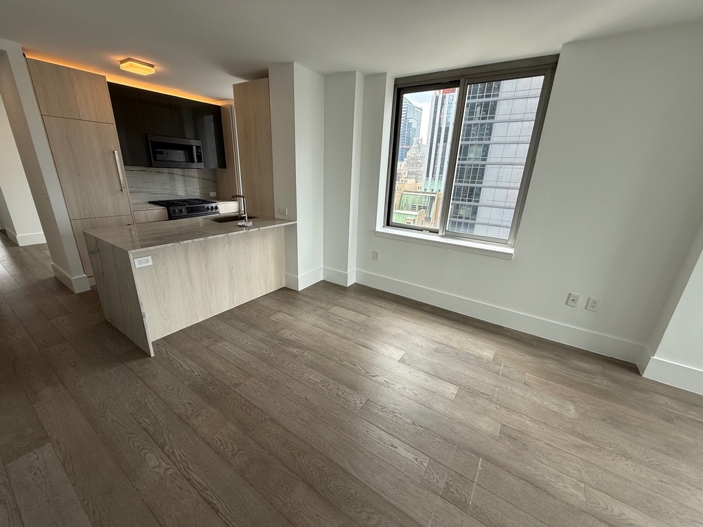 West 47th Street - Photo 2