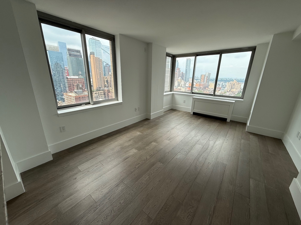 West 47th Street - Photo 1