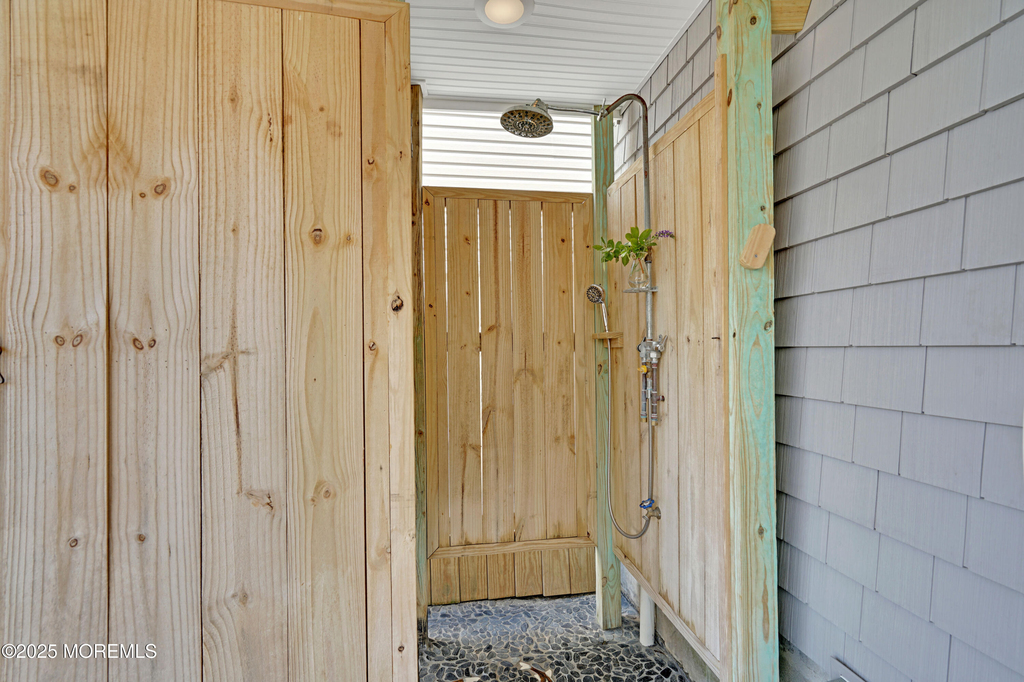229 1st Avenue - Photo 27