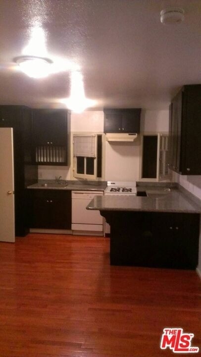 1529 5th Avenue - Photo 1