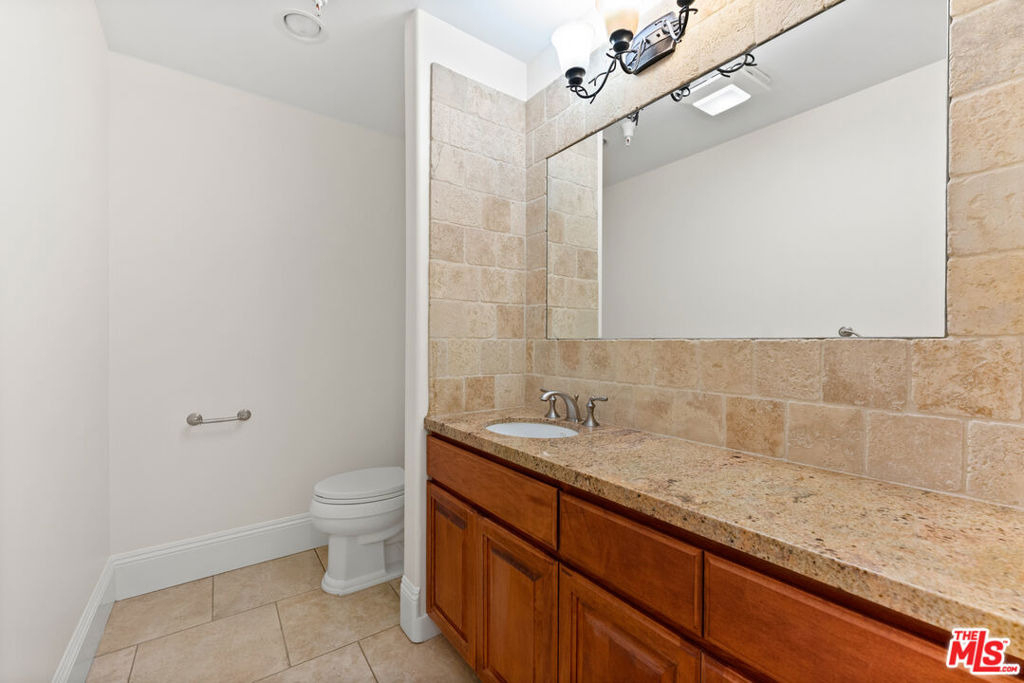 16123 W Sunset Boulevard - Photo 7