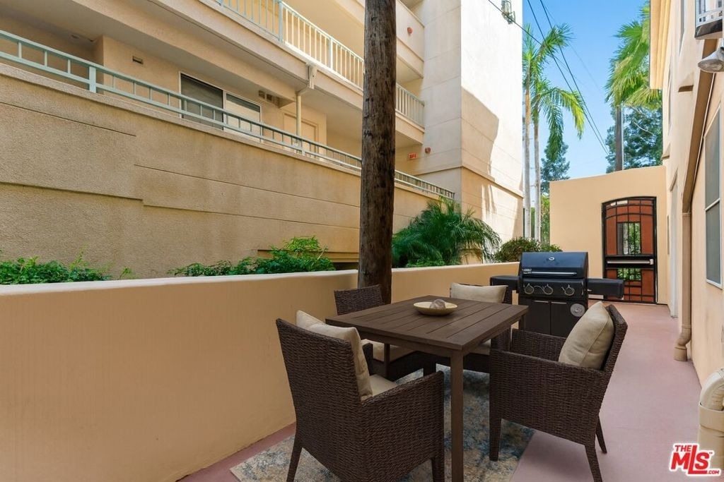 16123 W Sunset Boulevard - Photo 5