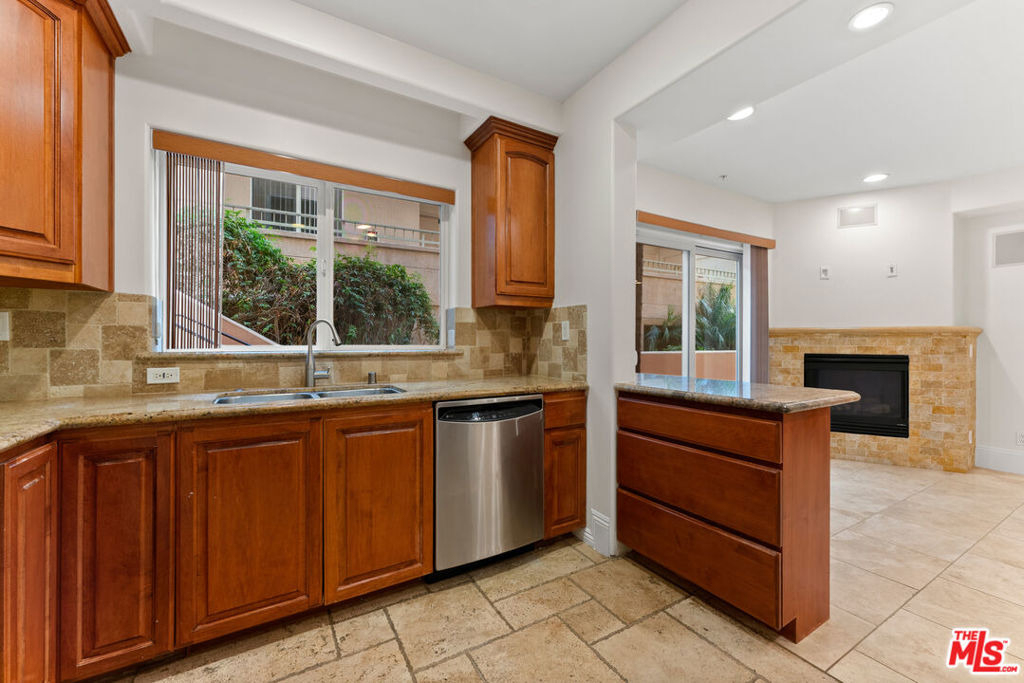 16123 W Sunset Boulevard - Photo 1
