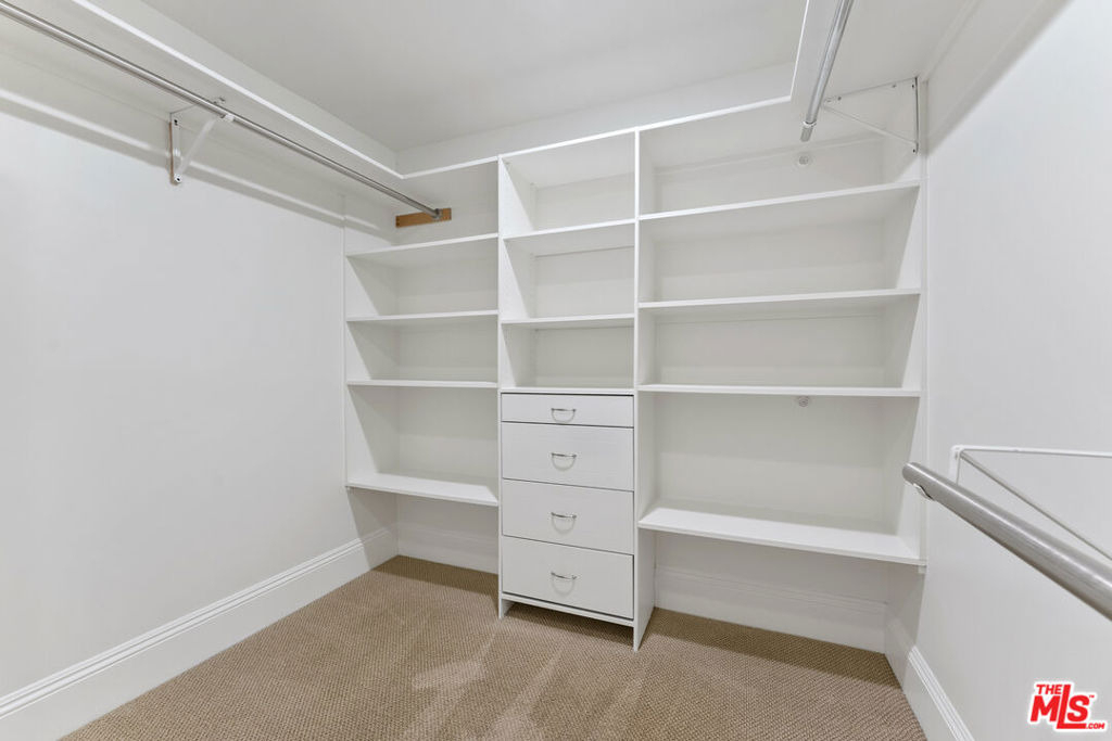 16123 W Sunset Boulevard - Photo 20