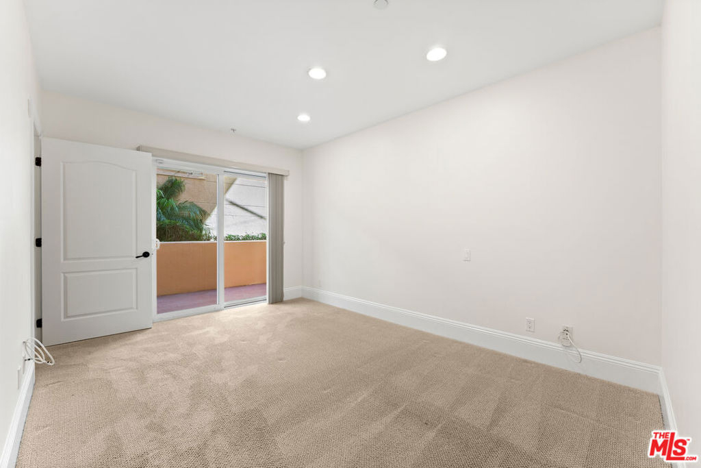 16123 W Sunset Boulevard - Photo 14