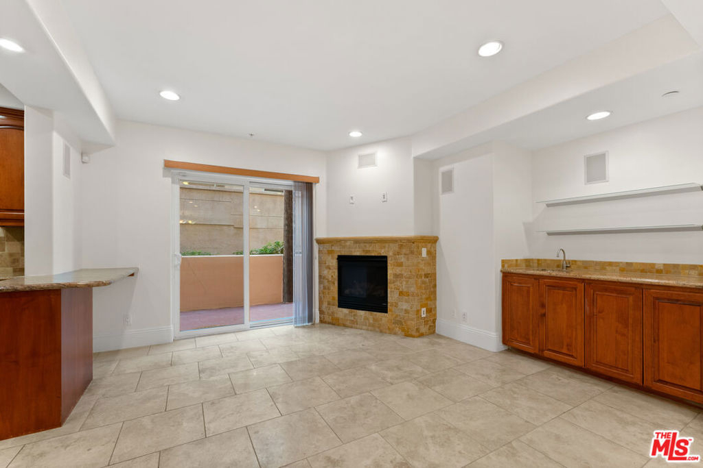 16123 W Sunset Boulevard - Photo 4