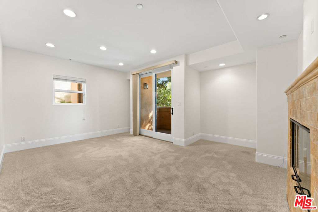 16123 W Sunset Boulevard - Photo 17