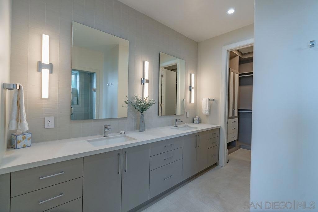 1001 La Jolla Rancho Rd - Photo 3