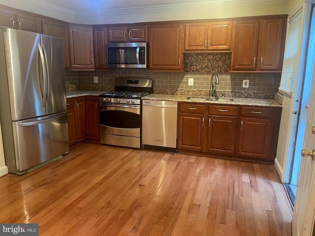5102 Glassmanor Drive - Photo 4