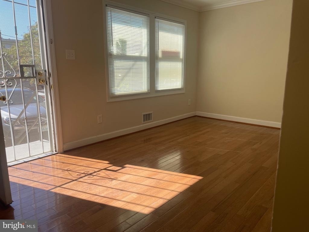 5102 Glassmanor Drive - Photo 6