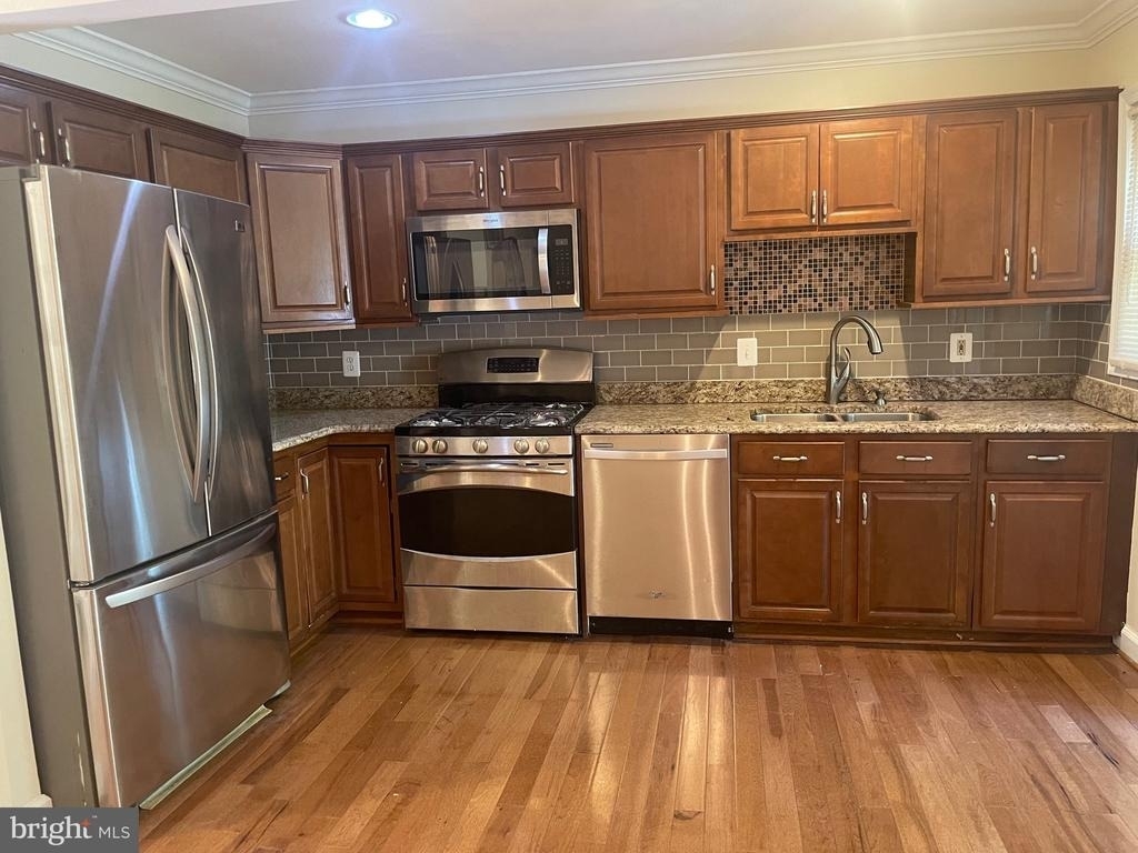 5102 Glassmanor Drive - Photo 2