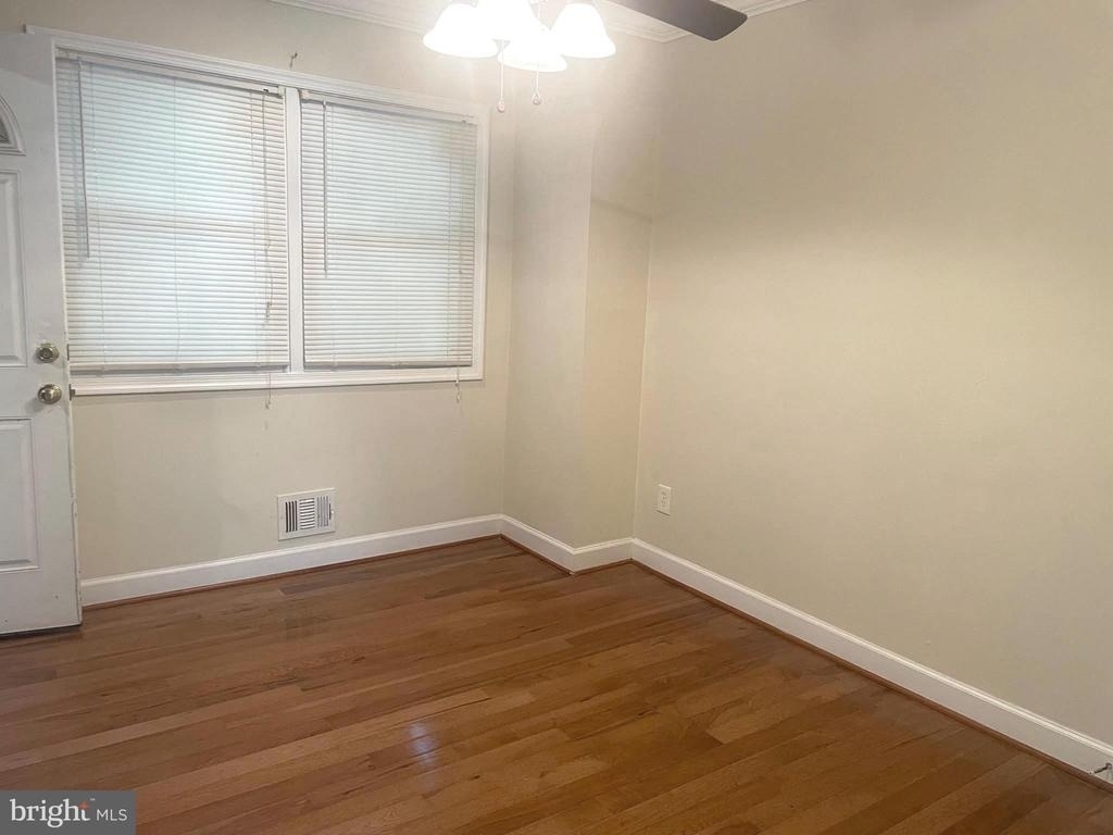 5102 Glassmanor Drive - Photo 9