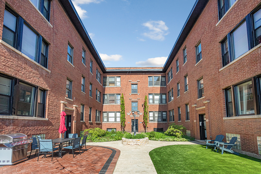 7423 N Clark Street - Photo 0