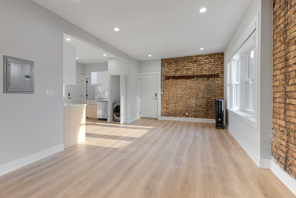 7423 N Clark Street - Photo 3