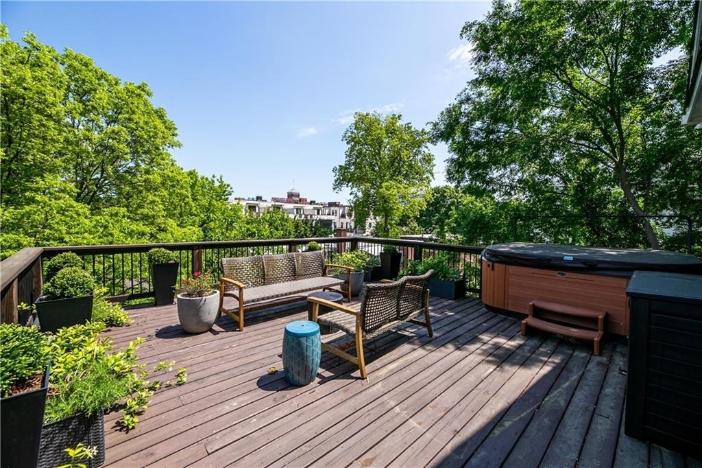 570 Morgan Street Ne - Photo 3