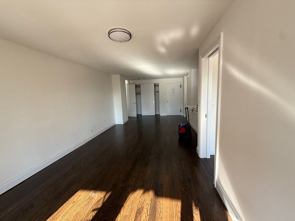 240 East 82nd Street - Photo 2