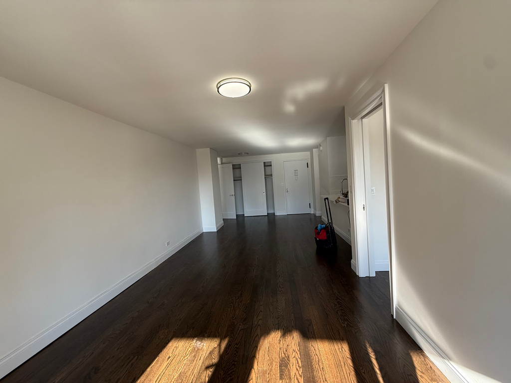 240 East 82nd Street - Photo 3
