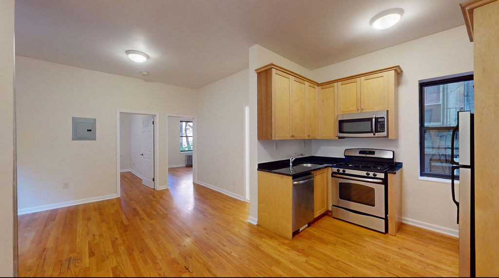 212 Grand Street - Photo 3