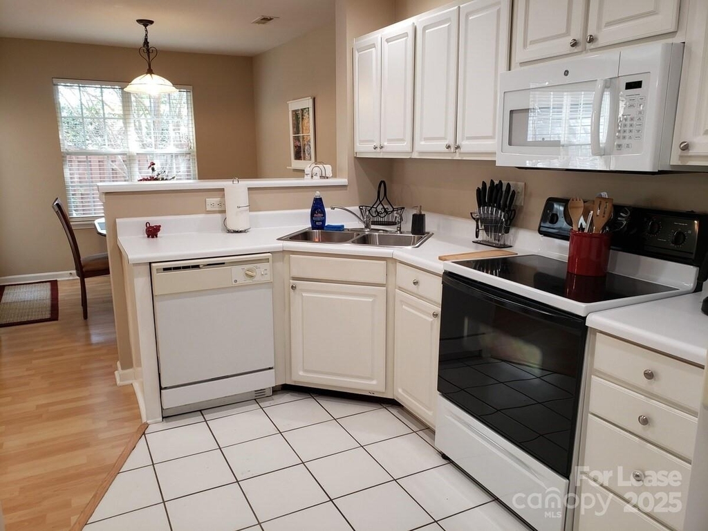 10643 Greyhound Drive - Photo 4