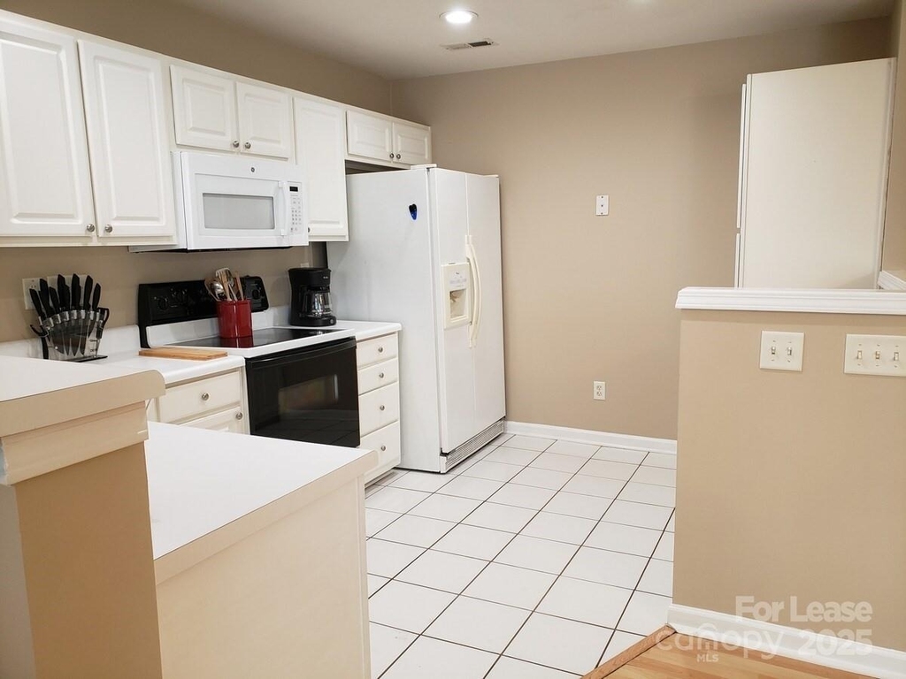 10643 Greyhound Drive - Photo 5
